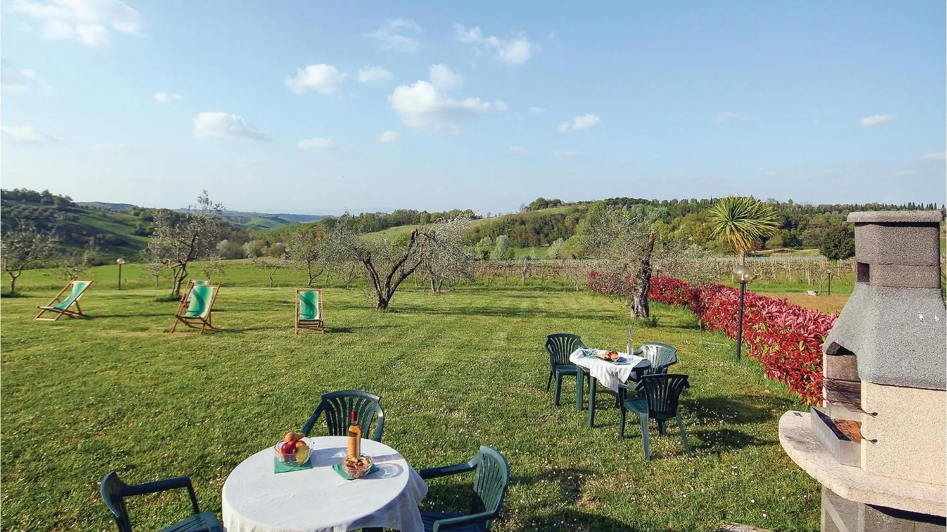 Gorgeous Apartment In Montaione Fi Querce